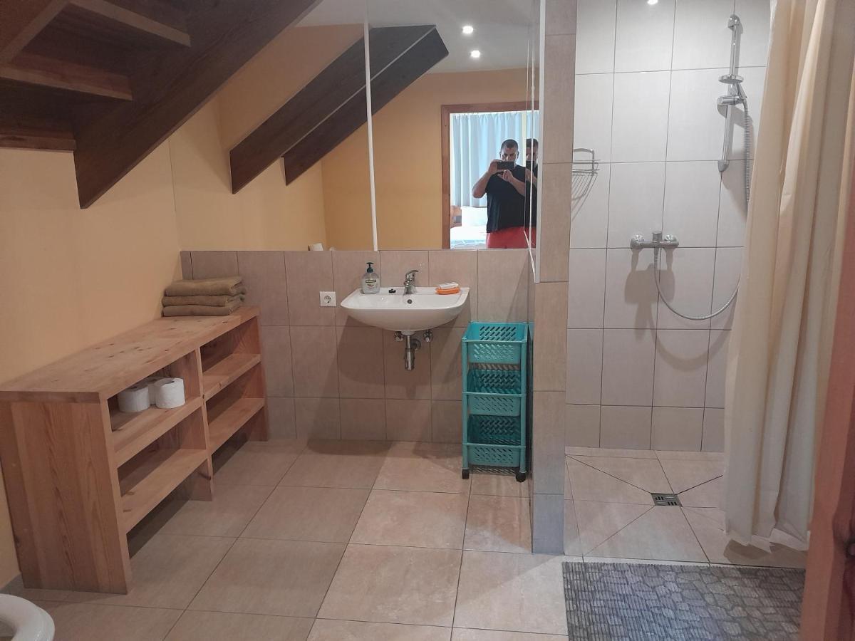 Guest House Vilcini Bernati Exterior photo